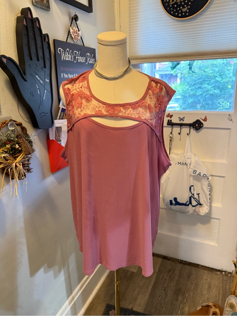 89th & Madison Pink Lace-Yoke Women's Sleeveless Top